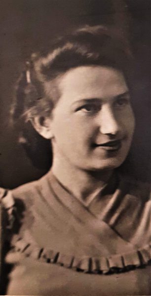 Лиля Равницкая, 1945 год. фото.